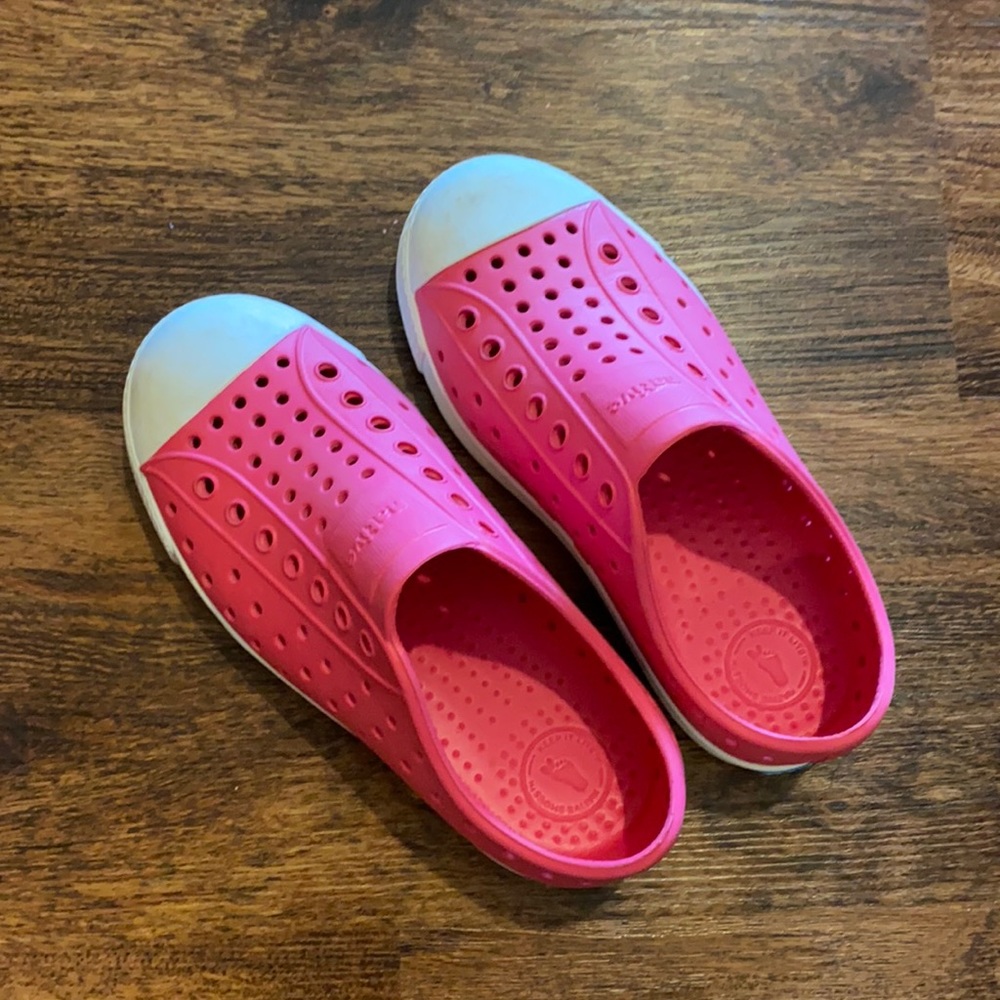 Native girls pink size 12 - like new!!!